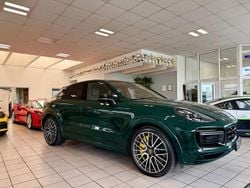 Goodwoodgrün metallic Gebraucht 2023 Porsche Cayenne Coupe Turbo S E-Hybrid Coupé | 119.850 €