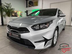 Silber Gebraucht 2023 Kia Ceed Kleinwagen | 20.890 € (Guter Preis)