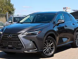 Grau Gebraucht 2022 Lexus NX350h SUV | 40.103 €