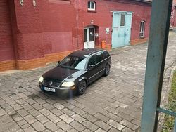 Schwarz Gebraucht 2002 VW Passat Kombi | 6.000 €