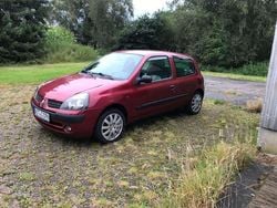 Rot Gebraucht 2002 Renault Clio II Dynamique Limousine | 2.100 € (Fairer Preis)