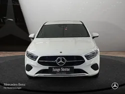 Weiß Gebraucht 2024 Mercedes A200 Progressive Limousine | 30.890 € (Fairer Preis)