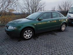 Grün Gebraucht 2001 Audi A4 Limousine | 2.500 € (Fairer Preis)