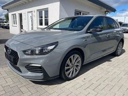Grau Gebraucht 2021 Hyundai i30 N Line Limousine | 12.690 € (Fairer Preis)