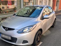 Silber Gebraucht 2009 Mazda 2 Limousine | 2.999 € (Fairer Preis)