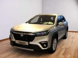 Silky silver metallic Neu 2024 Suzuki SX4 S-Cross Comfort SUV | 26.200 €