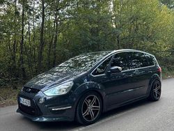 Grau Gebraucht 2014 Ford S-MAX S Van / Kleinbus | 9.100 € (Fairer Preis)