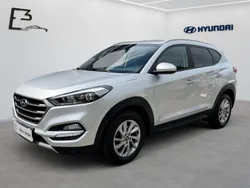Silber Gebraucht 2016 Hyundai Tucson Trend SUV | 16.990 € (Fairer Preis)