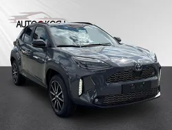 Grau Neu 2025 Toyota Yaris Cross Sport SUV | 33.440 € (Teuer)