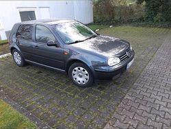 Silber Gebraucht 1998 VW Golf IV Kleinwagen | 1.650 € (Teuer)