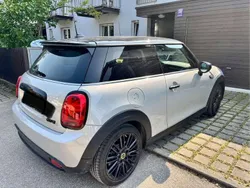 Silber Gebraucht 2022 Mini Cooper SE Collection Kleinwagen | 17.500 € (Guter Preis)