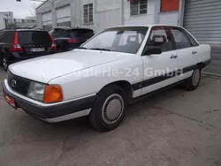Weiß Gebraucht 1986 Audi 100 Limousine | 4.999 €