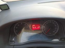 Rot Gebraucht 2008 VW Golf Plus Comfortline Van / Kleinbus | 3.350 € (Fairer Preis)