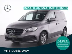 Chromitgrau metallic Gebraucht 2023 Mercedes T180 Style Van / Kleinbus | 25.445 € (Guter Preis)