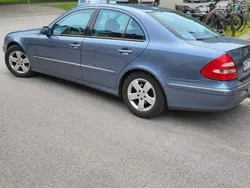 Blau Gebraucht 2005 Mercedes E350 Avantgarde Limousine | 4.650 € (Superpreis)