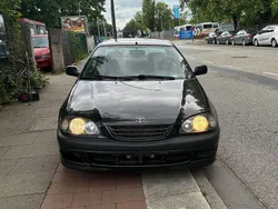 Schwarz Gebraucht 1999 Toyota Avensis Limousine | 2.490 € (Fairer Preis)
