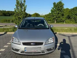 Silber Gebraucht 2007 Ford Focus Ghia Limousine | 2.800 € (Fairer Preis)