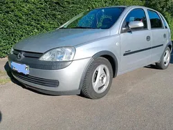 Silber Gebraucht 2001 Opel Corsa Kleinwagen | 2.800 € (Etwas zu teuer)