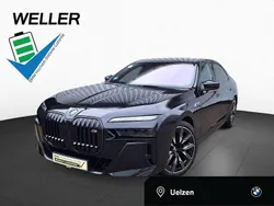 Black sapphire (schwarz) Gebraucht 2024 BMW M760e M Performance Limousine | 113.900 € (Guter Preis)