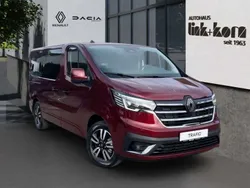 Rot Neu 2024 Renault Trafic Signature Van | 62.990 €