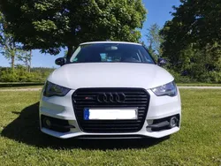 Weiß Gebraucht 2013 Audi A1 Attraction Kleinwagen | 7.599 € (Guter Preis)