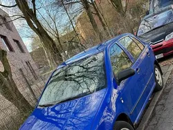Blau Gebraucht 2002 Skoda Fabia Kleinwagen | 950 € (Guter Preis)