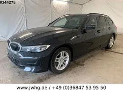 Schwarz Gebraucht 2020 BMW 320 Advantage Kombi | 22.980 € (Guter Preis)
