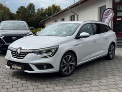 Weiß Gebraucht 2016 Renault Mégane GrandTour Bose Edition Kombi | 10.700 € (Fairer Preis)