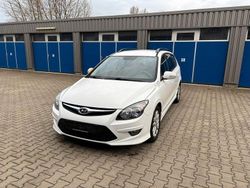 Weiß Gebraucht 2011 Hyundai i30 Classic Kombi | 5.400 € (Etwas zu teuer)