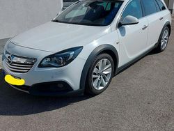 Weiß Gebraucht 2015 Opel Insignia Kombi | 5.000 € (Guter Preis)