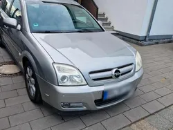 Silber Gebraucht 2003 Opel Signum Kombi | 1.600 €