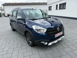 Blau Gebraucht 2017 Dacia Lodgy Celebration Van / Kleinbus | 11.500 € (Etwas zu teuer)