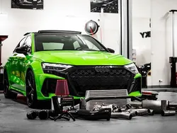 Grün Gebraucht 2025 Audi RS3 Sport Kleinwagen | 74.000 € (Teuer)