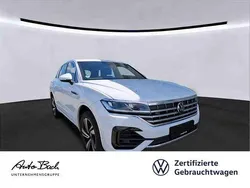 Weiß (pure white) Gebraucht 2022 VW Touareg R-line SUV | 50.940 € (Guter Preis)