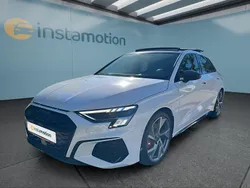 Weiß Gebraucht 2023 Audi S3 Limousine | 44.949 € (Teuer)
