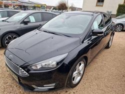 Schwarz Gebraucht 2016 Ford Focus Titanium Limousine | 9.999 € (Etwas zu teuer)