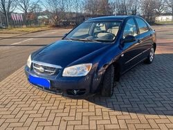 Blau Gebraucht 2006 Kia Cerato Limousine | 2.250 €