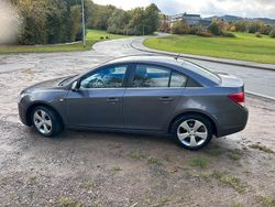 Grau Gebraucht 2011 Chevrolet Cruze LT Limousine | 5.100 €