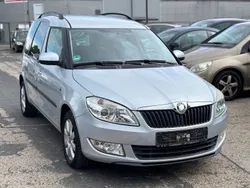 Silber Gebraucht 2010 Skoda Roomster Style Kombi | 3.890 € (Guter Preis)