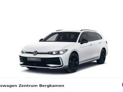 Weiß Gebraucht 2024 VW Passat R-line Kombi | 46.966 € (Guter Preis)