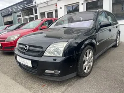 Schwarz Gebraucht 2004 Opel Signum Cosmo Kombi | 3.950 €