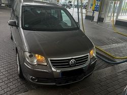 Grau Gebraucht 2009 VW Touran Van / Kleinbus | 5.950 € (Teuer)