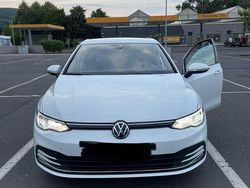 Weiß Gebraucht 2022 VW Golf VIII Active Limousine | 19.400 € (Guter Preis)