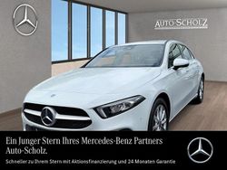 Weiß Gebraucht 2022 Mercedes A200 Progressive Limousine | 24.988 € (Fairer Preis)
