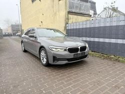 Grau Gebraucht 2021 BMW 530 Kombi | 20.700 € (Superpreis)