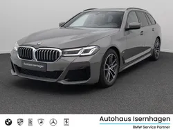 Berninagrau bernsteineffebraun Gebraucht 2022 BMW 530 M Sport Limousine | 43.499 € (Fairer Preis)