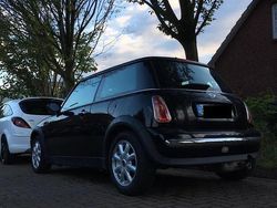 Schwarz Gebraucht 2001 Mini ONE Kleinwagen | 2.550 €