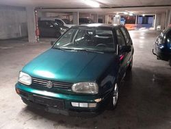 Grün Gebraucht 1997 VW Golf Limousine | 1.500 € (Guter Preis)