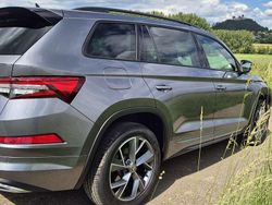 Grau Gebraucht 2023 Skoda Kodiaq SportLine SUV | 39.999 € (Etwas zu teuer)