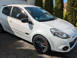 Weiß Gebraucht 2012 Renault Clio IV Limousine | 4.299 € (Guter Preis)